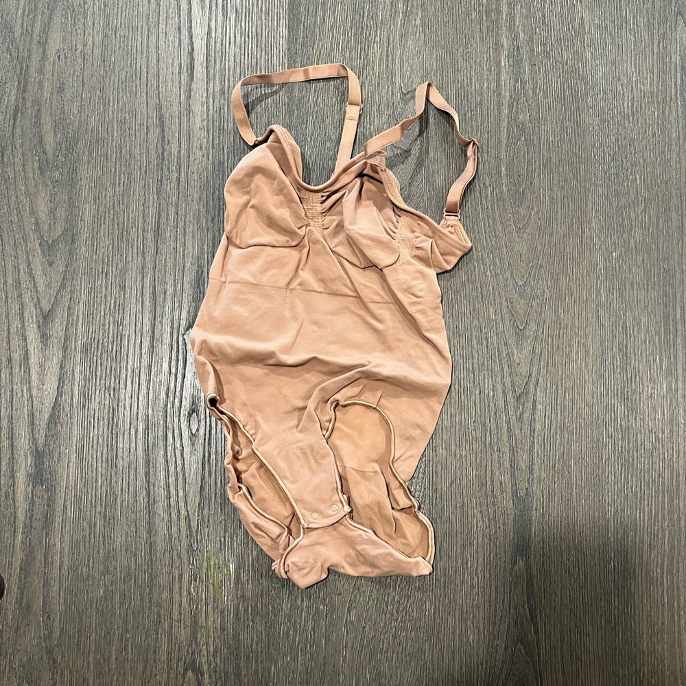 NWOT Skims Sculpting Bodysuit Ochre - Size L/XL